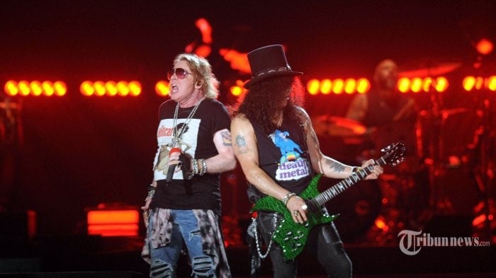 guns n roses hentak panggung stadion gbk